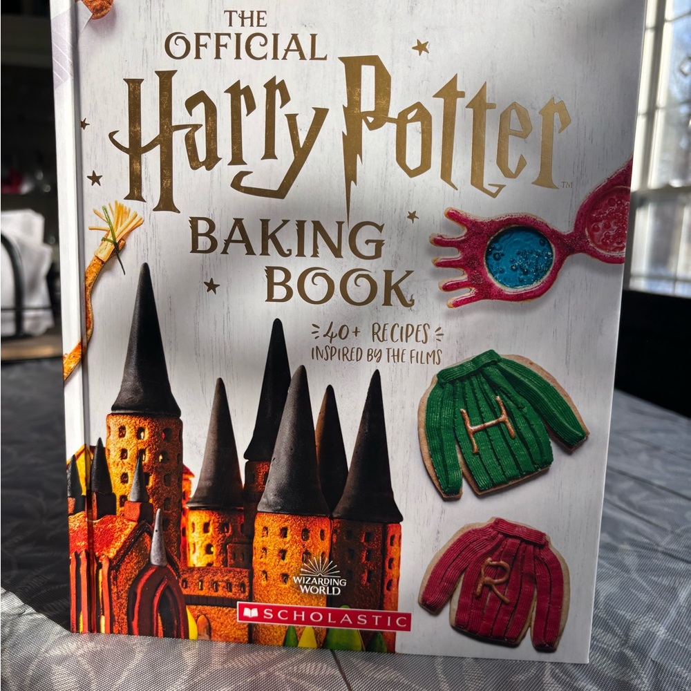 Scholastic Harry Potter Baking Book - Red, Green, Gold